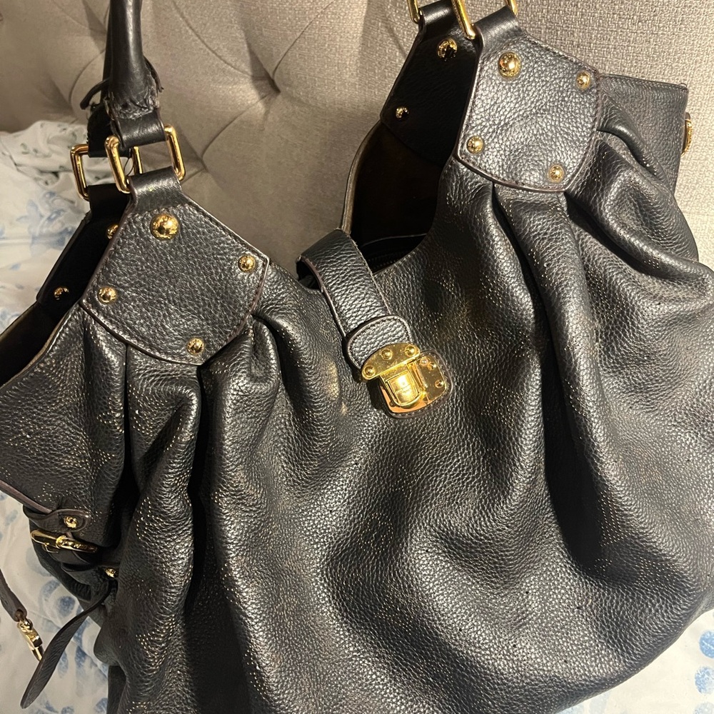 Louis Vuitton Black Leather Shoulder Bag - Picture 15 of 16